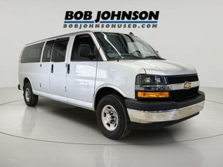 2025 Chevrolet Express Passenger 3500 1LT