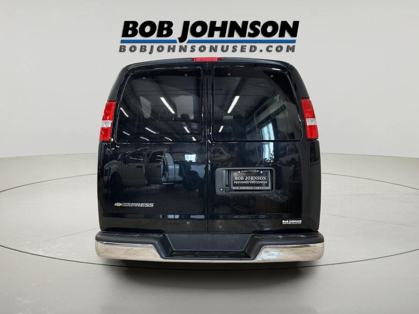 2025 Chevrolet Express Passenger 3500 1LT