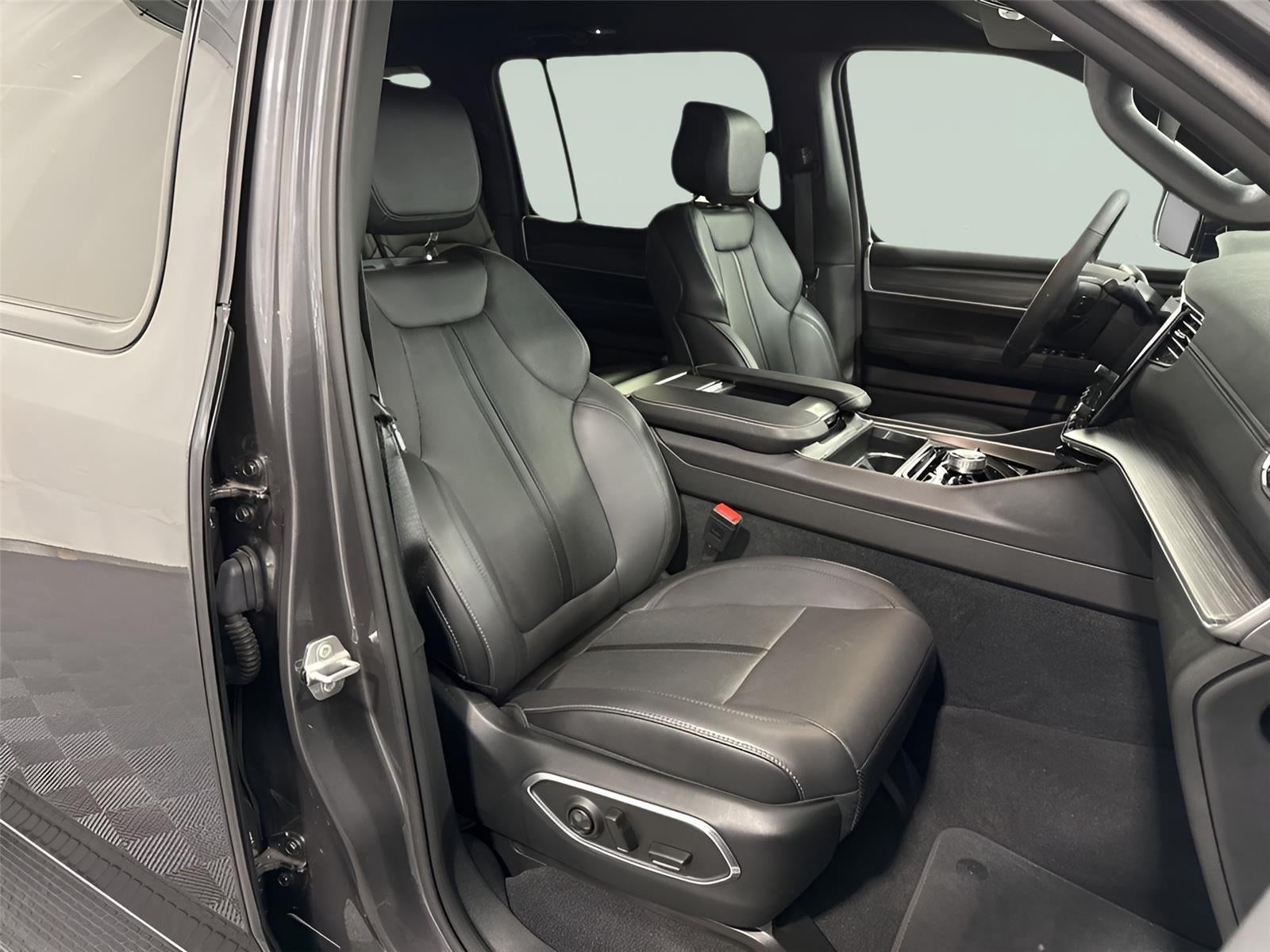 2023 Jeep Wagoneer L Series III 4x4