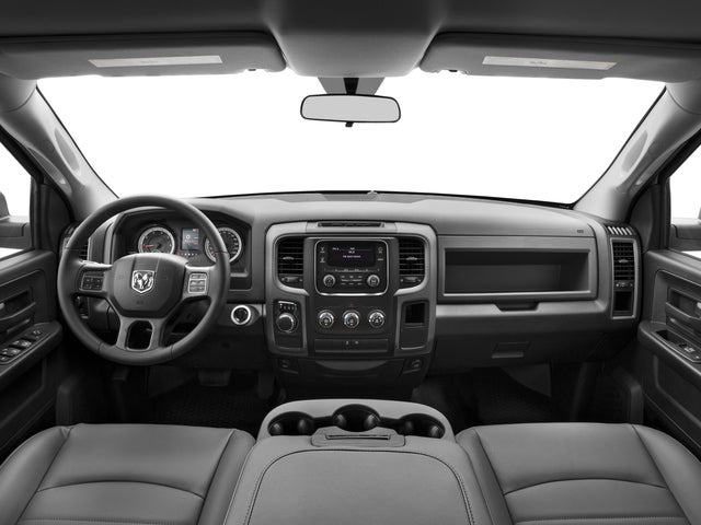 2017 RAM 1500 Express Crew Cab 4x4 5'7' Box