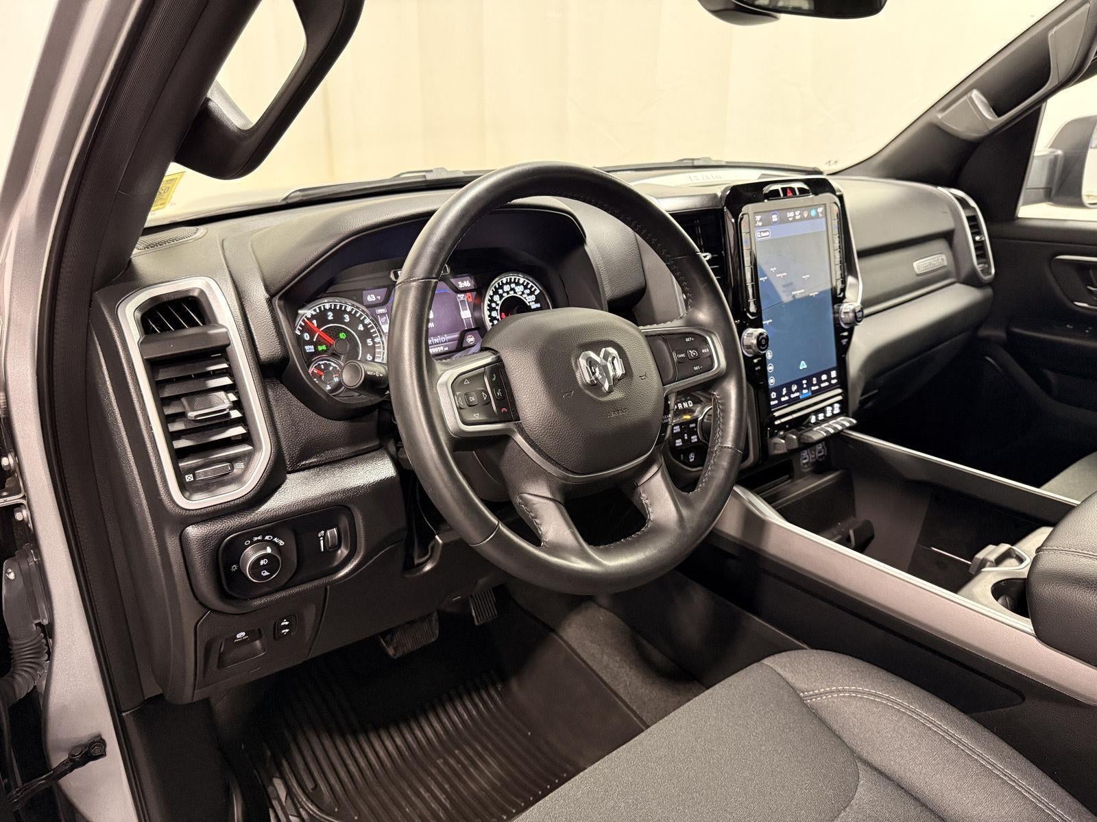 2022 RAM 1500 Big Horn Crew Cab 4x4 5'7' Box