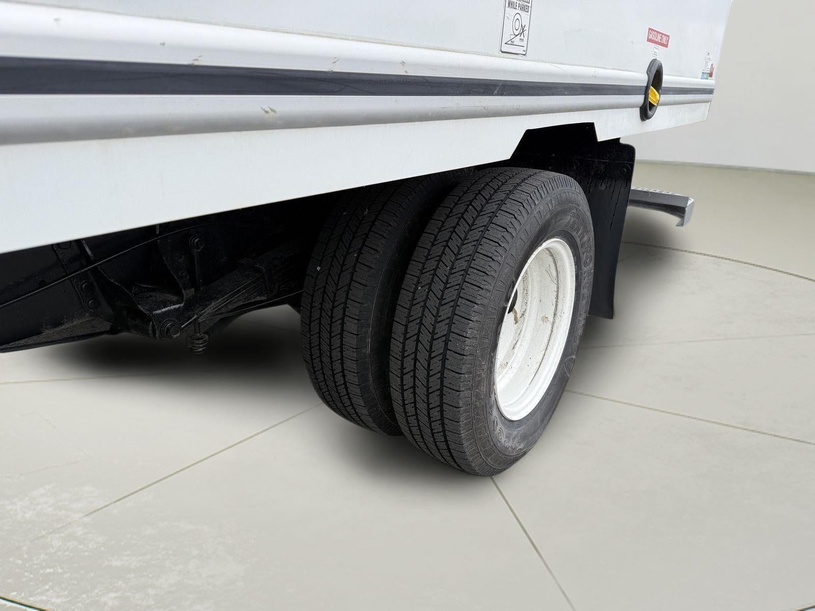 2019 Ford E-450 Cutaway E-450 DRW 158 WB