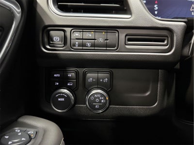 2024 GMC Yukon XL 4WD SLT