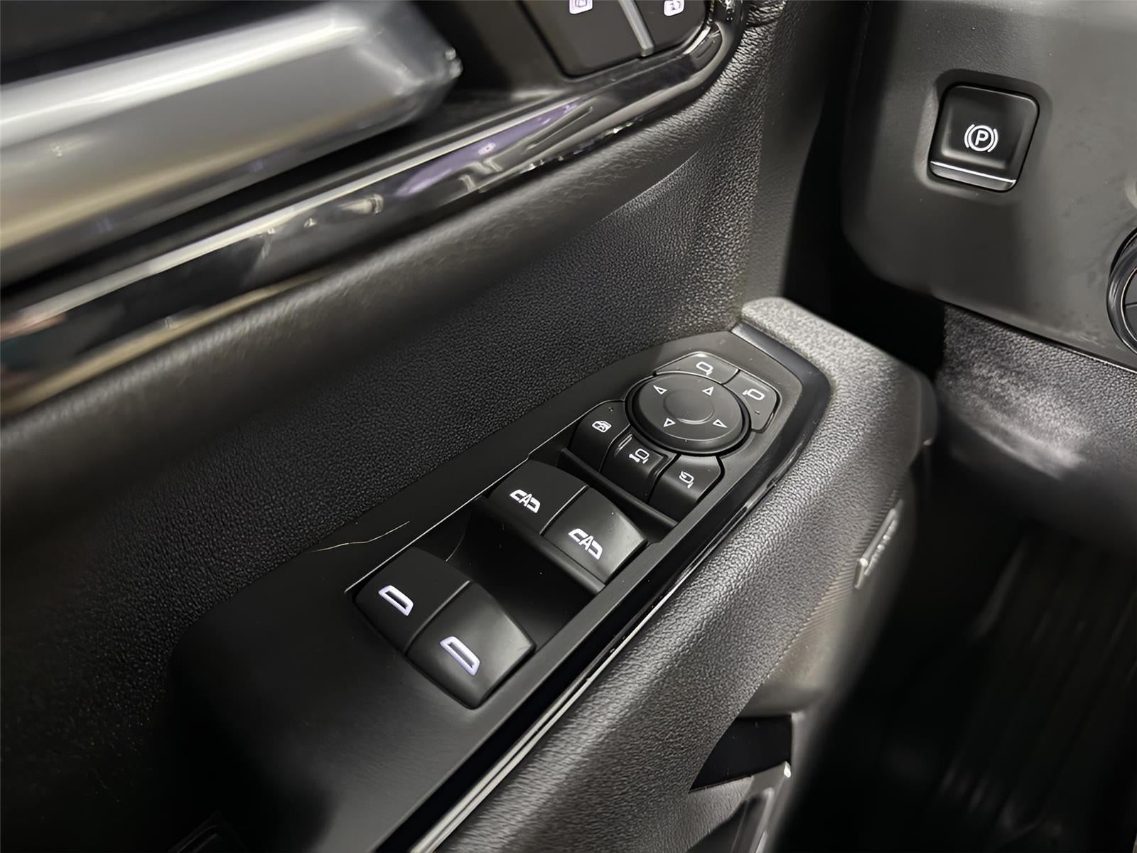 2025 GMC Sierra 2500HD 4WD Crew Cab Standard Bed AT4