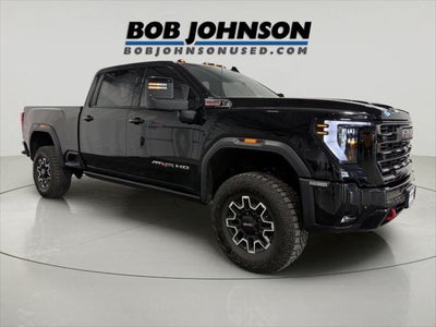 2025 GMC Sierra 2500HD Crew Cab, Standard Bed, AT4X, 4WD