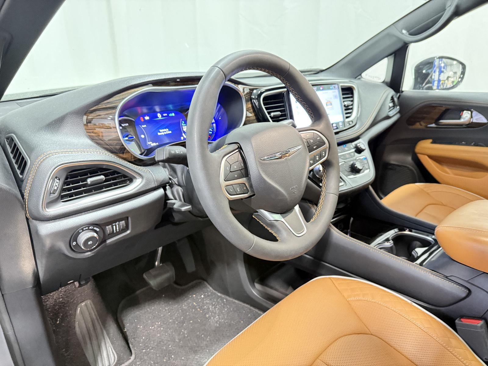 2023 Chrysler Pacifica Hybrid Pinnacle