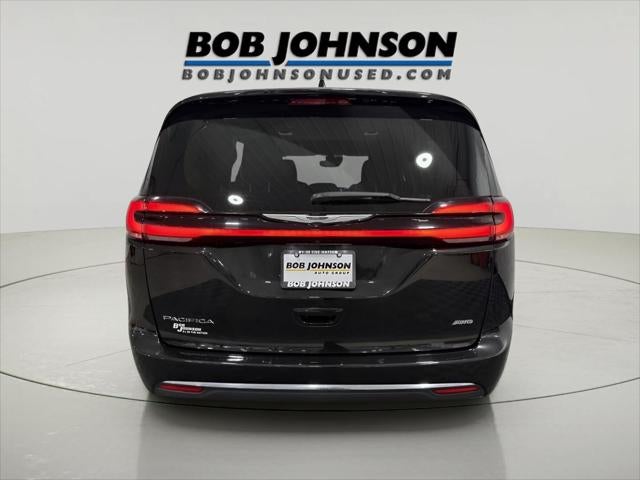 2022 Chrysler Pacifica Touring L AWD