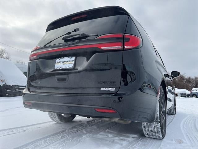 2024 Chrysler Pacifica Limited AWD