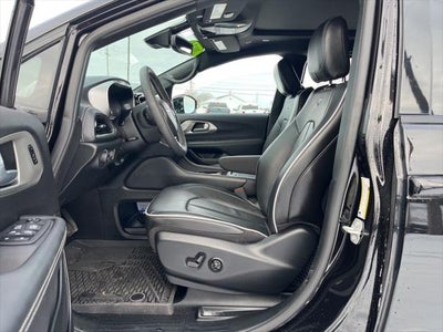 2024 Chrysler Pacifica Limited AWD