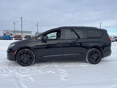 2024 Chrysler Pacifica Limited AWD