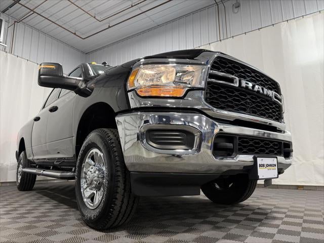 2024 RAM 2500 Tradesman Crew Cab 4x4 6'4' Box