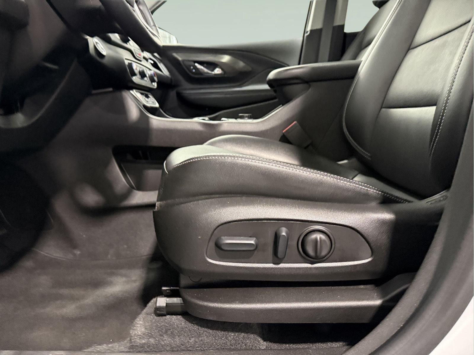 2024 GMC Terrain AWD SLT