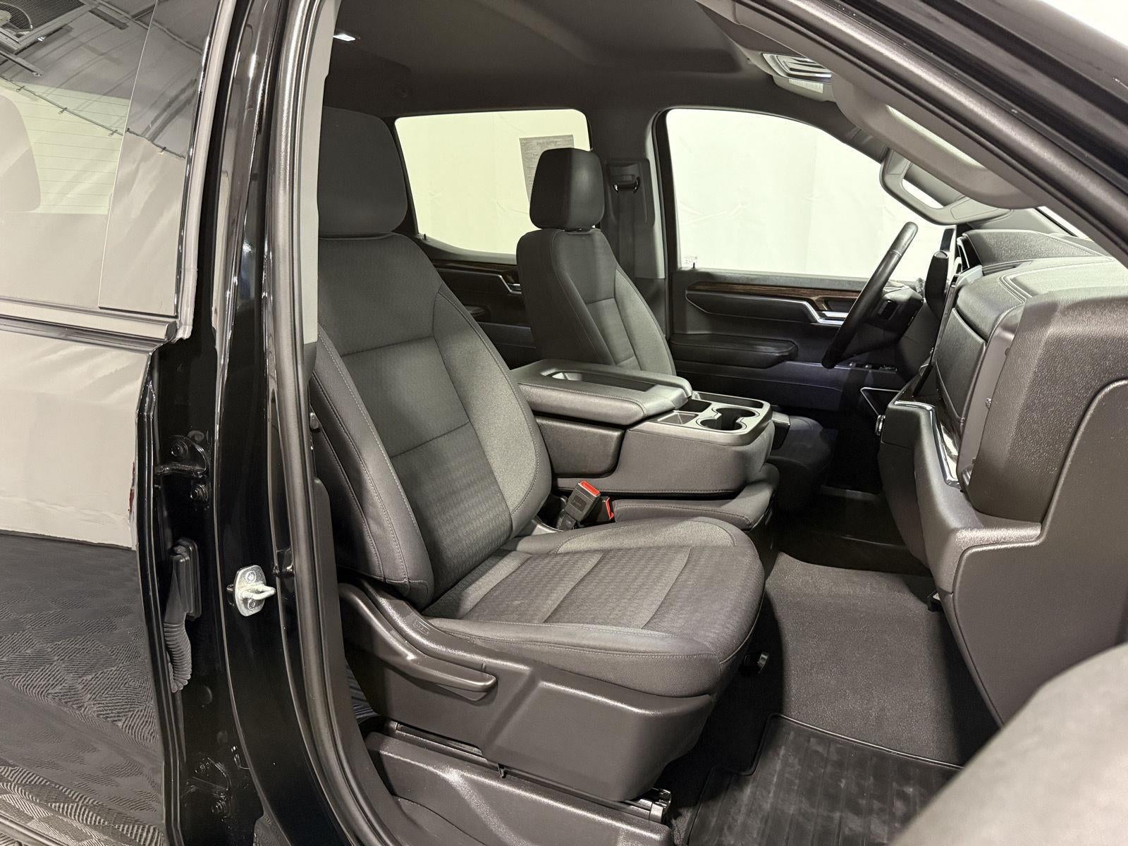 2023 GMC Sierra 1500 4WD Crew Cab Short Box Elevation with 3VL