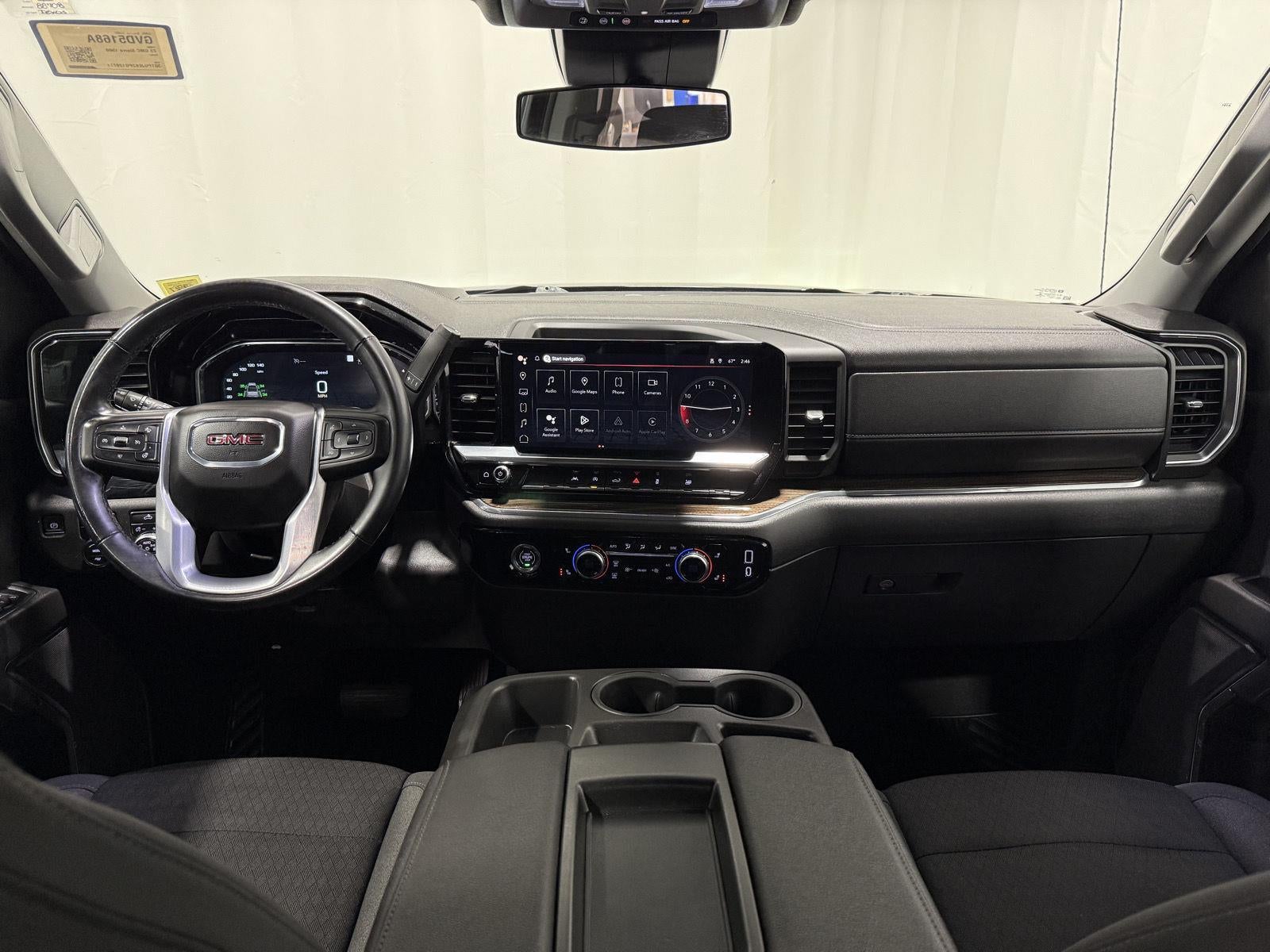 2023 GMC Sierra 1500 4WD Crew Cab Short Box Elevation with 3VL