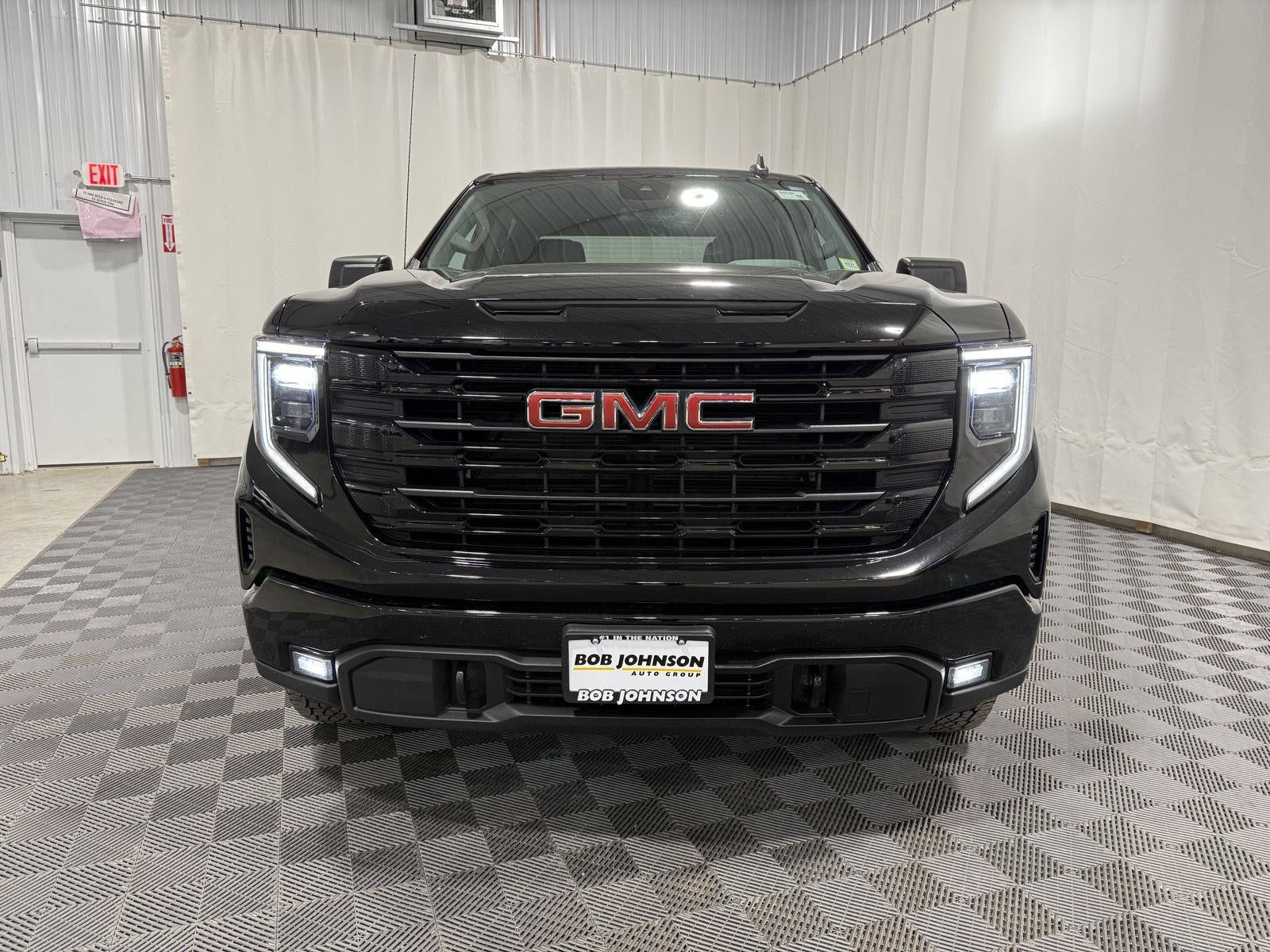 2023 GMC Sierra 1500 4WD Crew Cab Short Box Elevation with 3VL