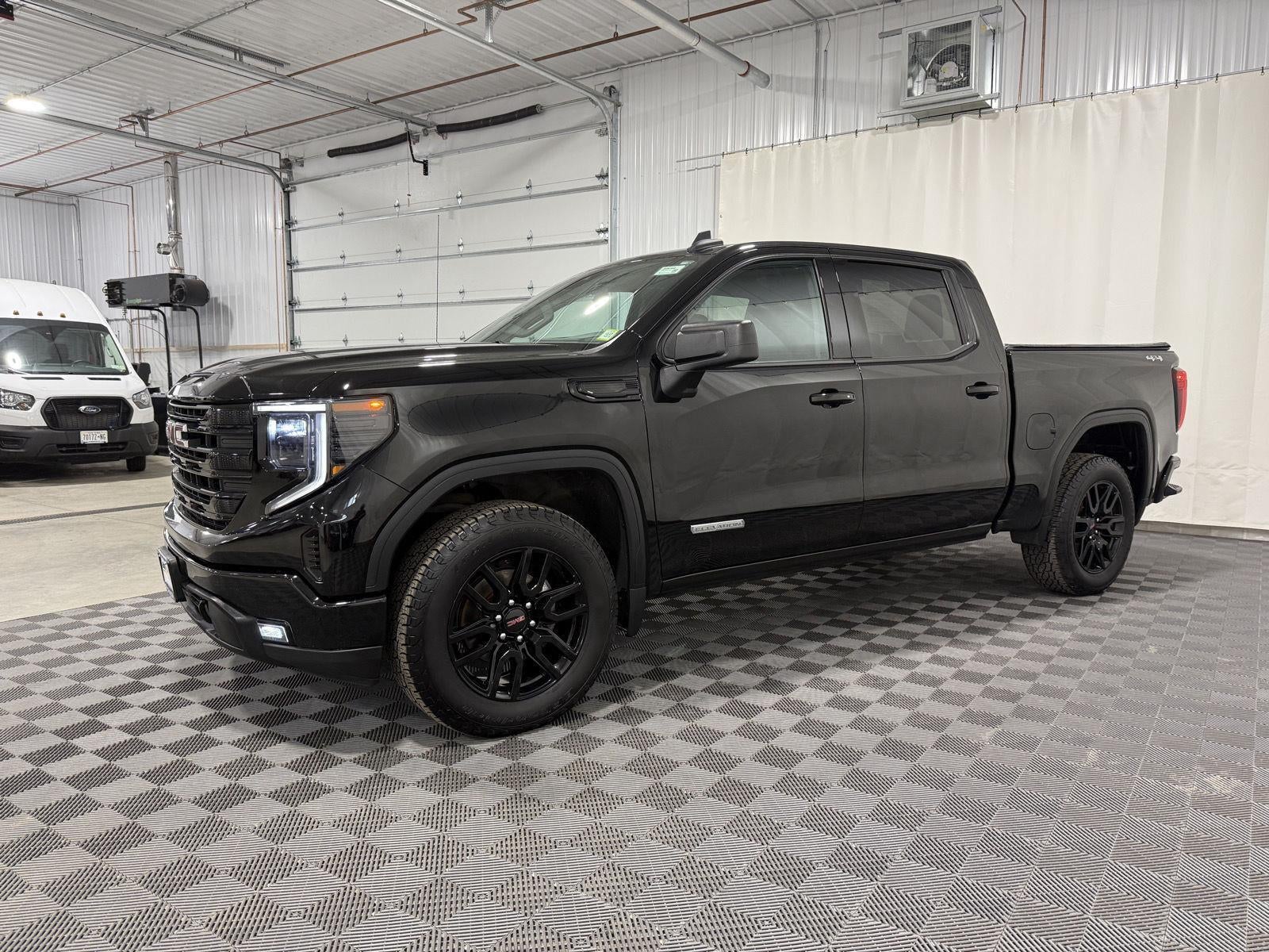 2023 GMC Sierra 1500 4WD Crew Cab Short Box Elevation with 3VL