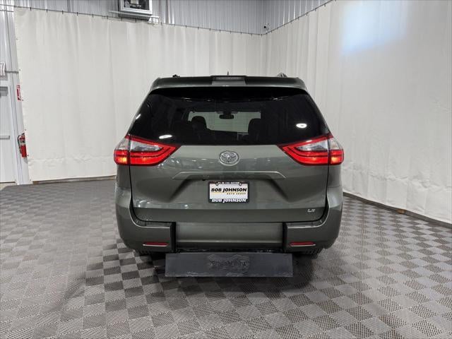 2020 Toyota Sienna LE