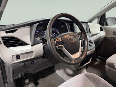 2020 Toyota Sienna LE