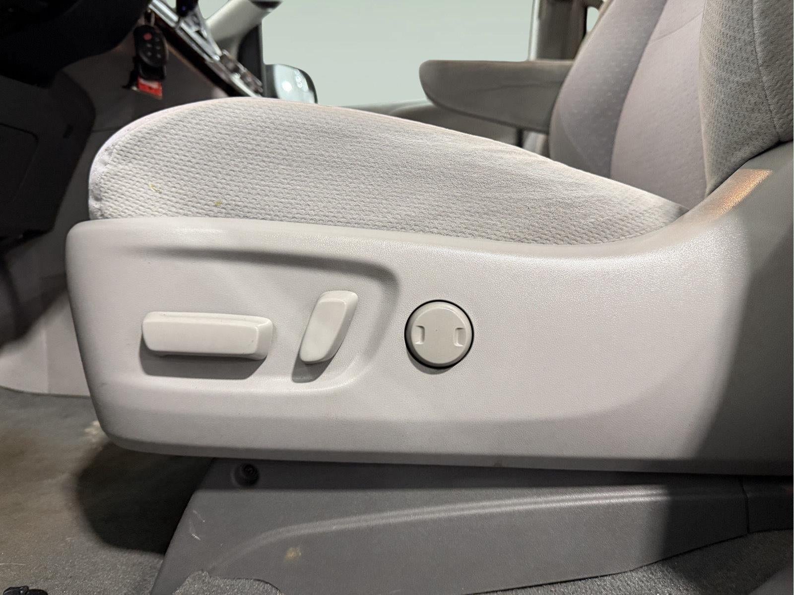 2020 Toyota Sienna LE