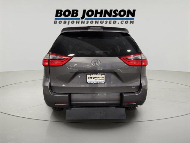 2020 Toyota Sienna LE