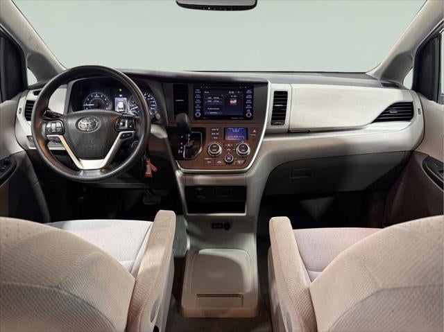2020 Toyota Sienna LE