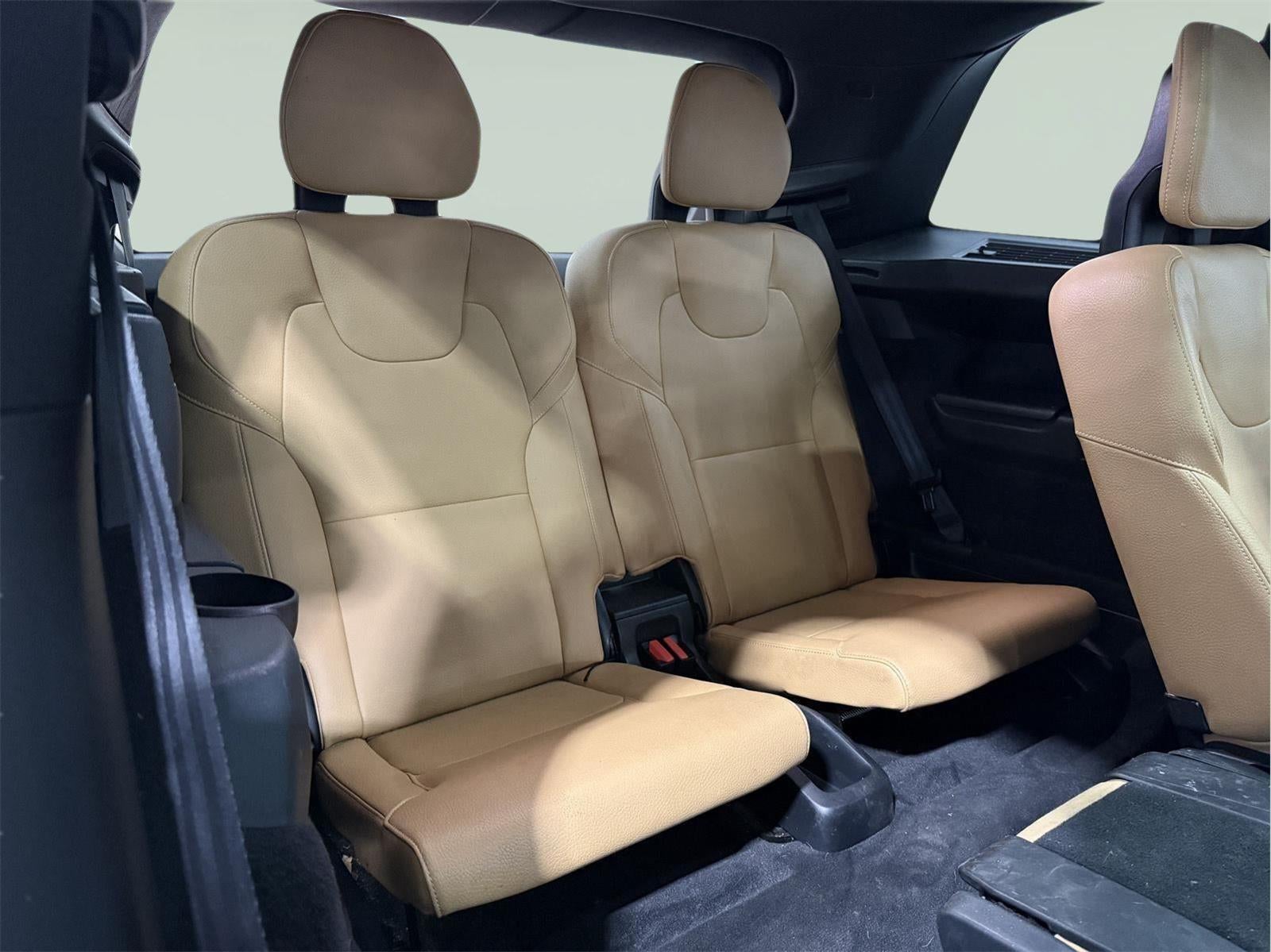 2018 Volvo XC90 T6 Momentum