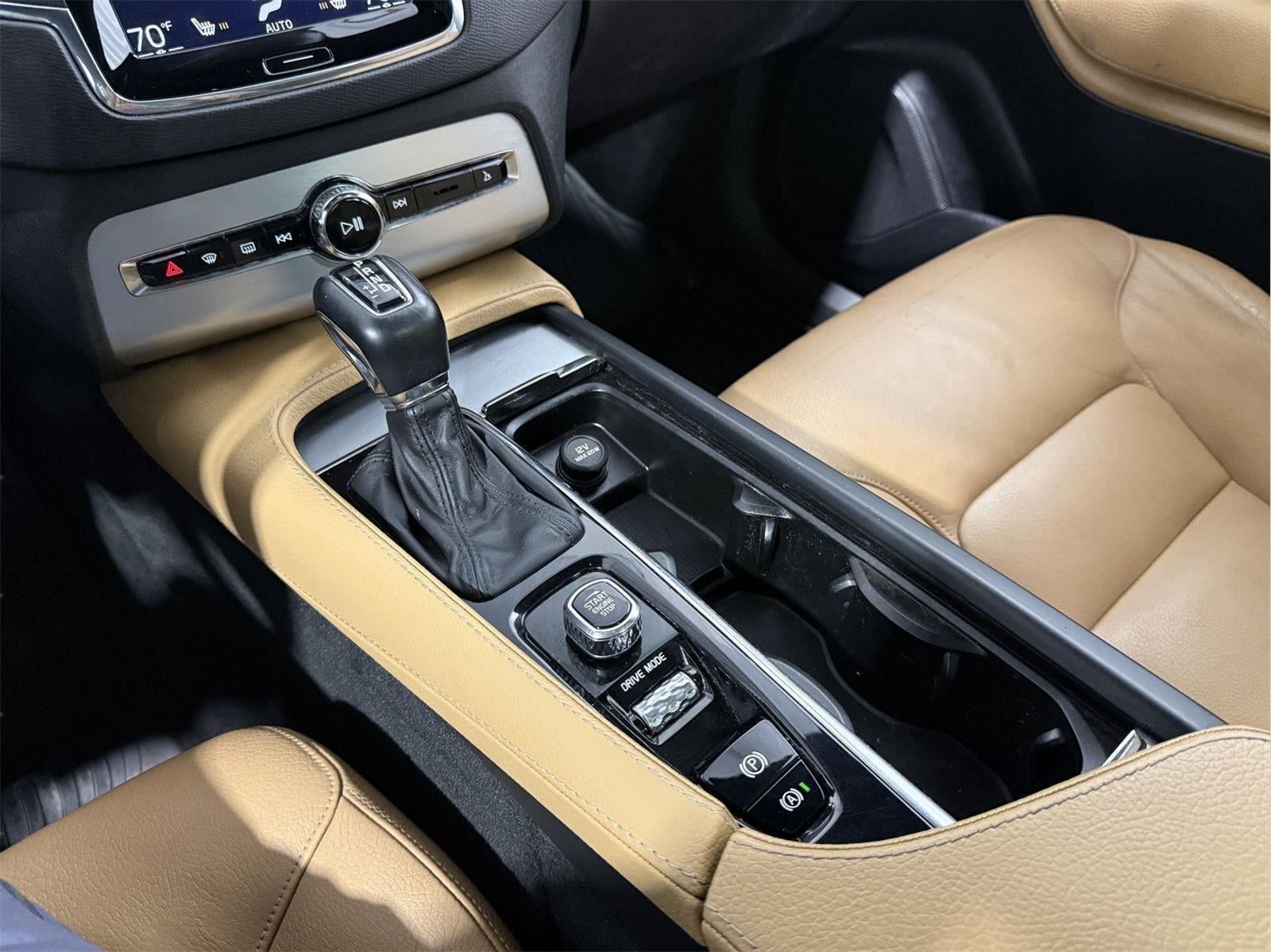 2018 Volvo XC90 T6 Momentum