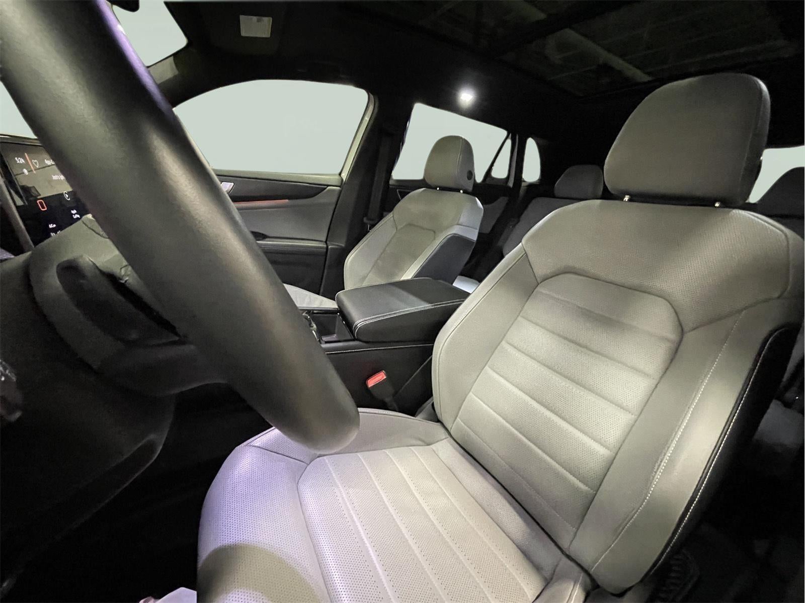 2024 Volkswagen Atlas Cross Sport 2.0T SEL R-Line