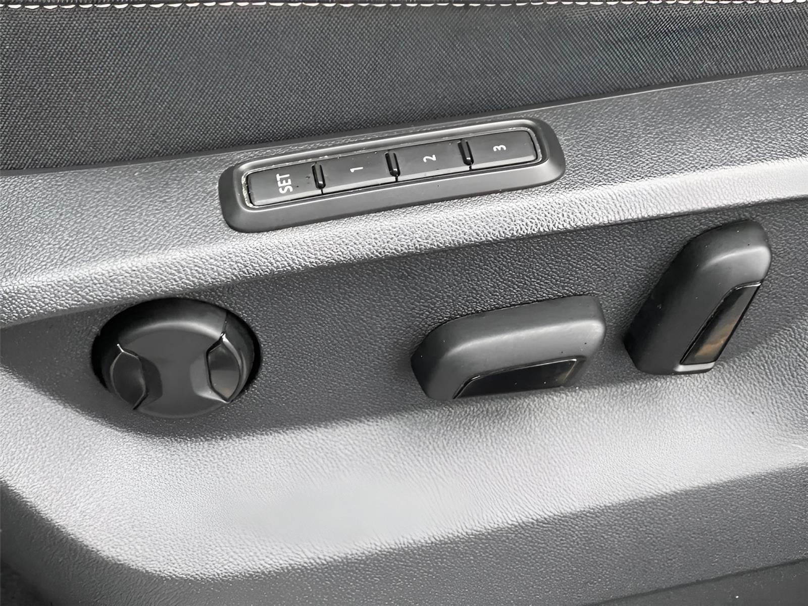 2022 Volkswagen Atlas 3.6L V6 SEL R-Line Black