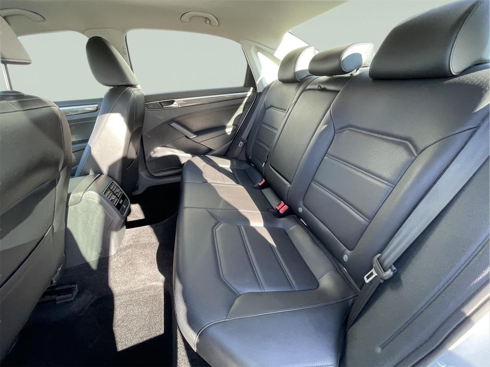 2018 Volkswagen Passat 2.0T SE