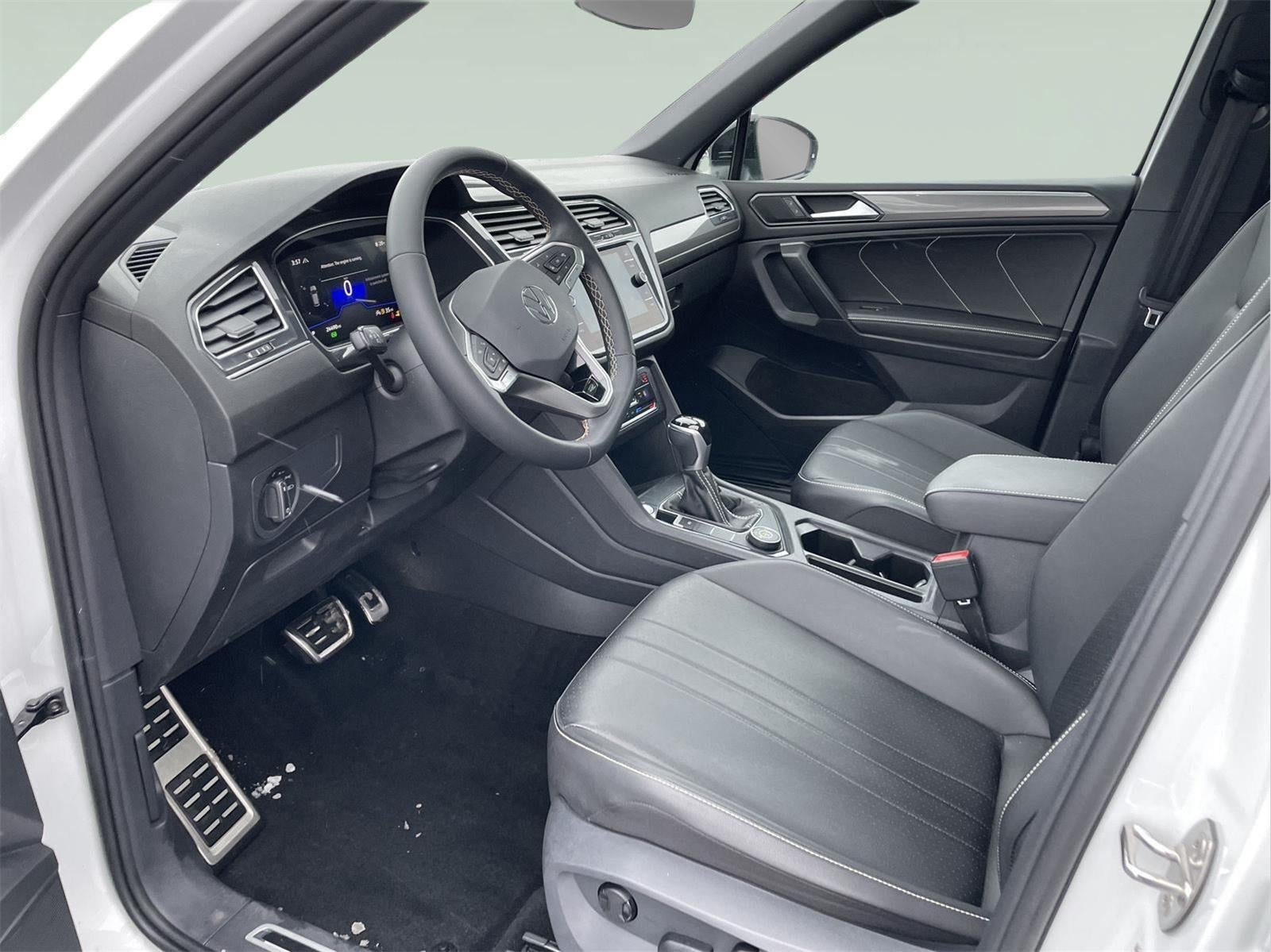 2023 Volkswagen Tiguan SE R-Line Black