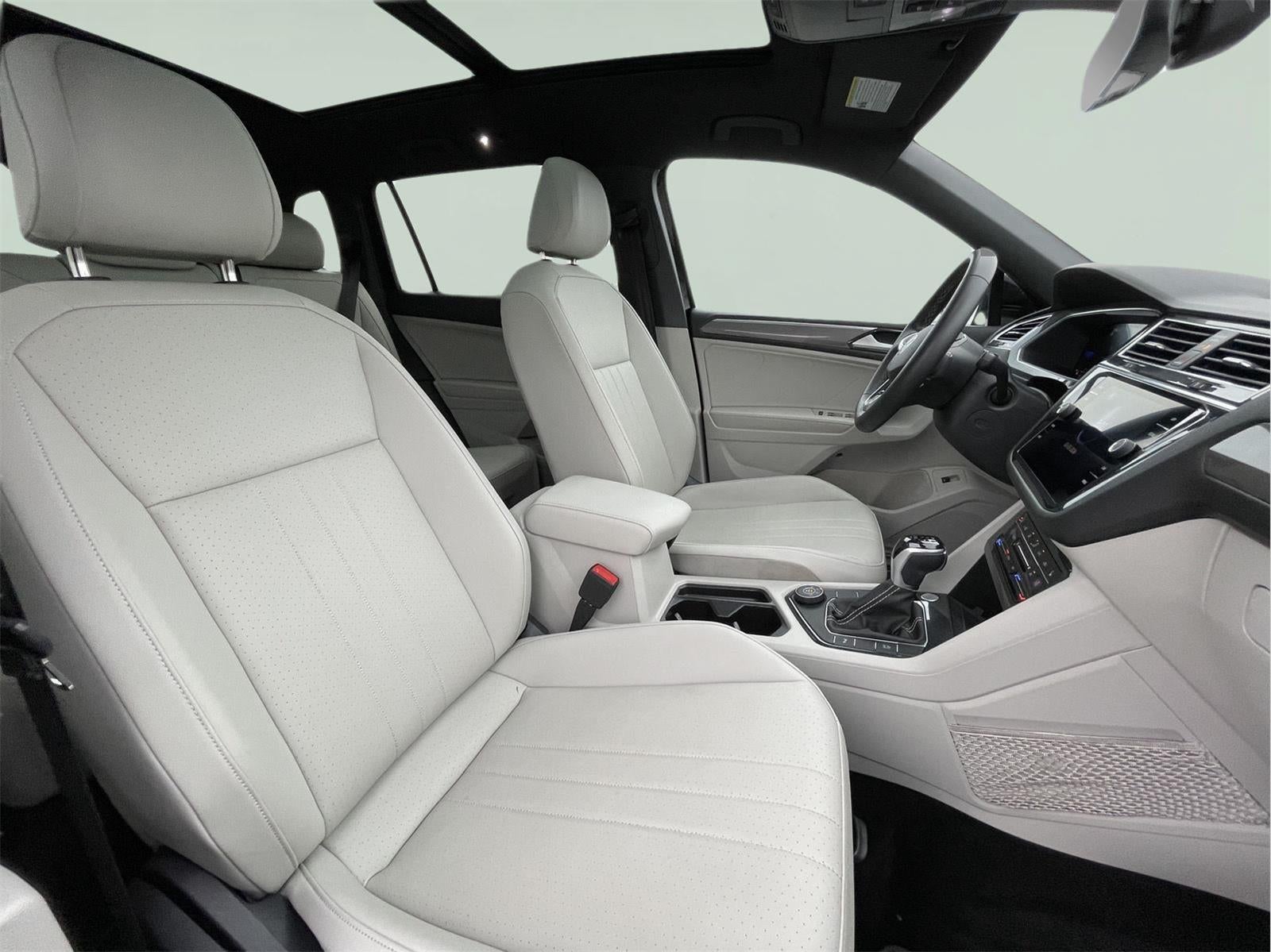 2023 Volkswagen Tiguan SE R-Line Black