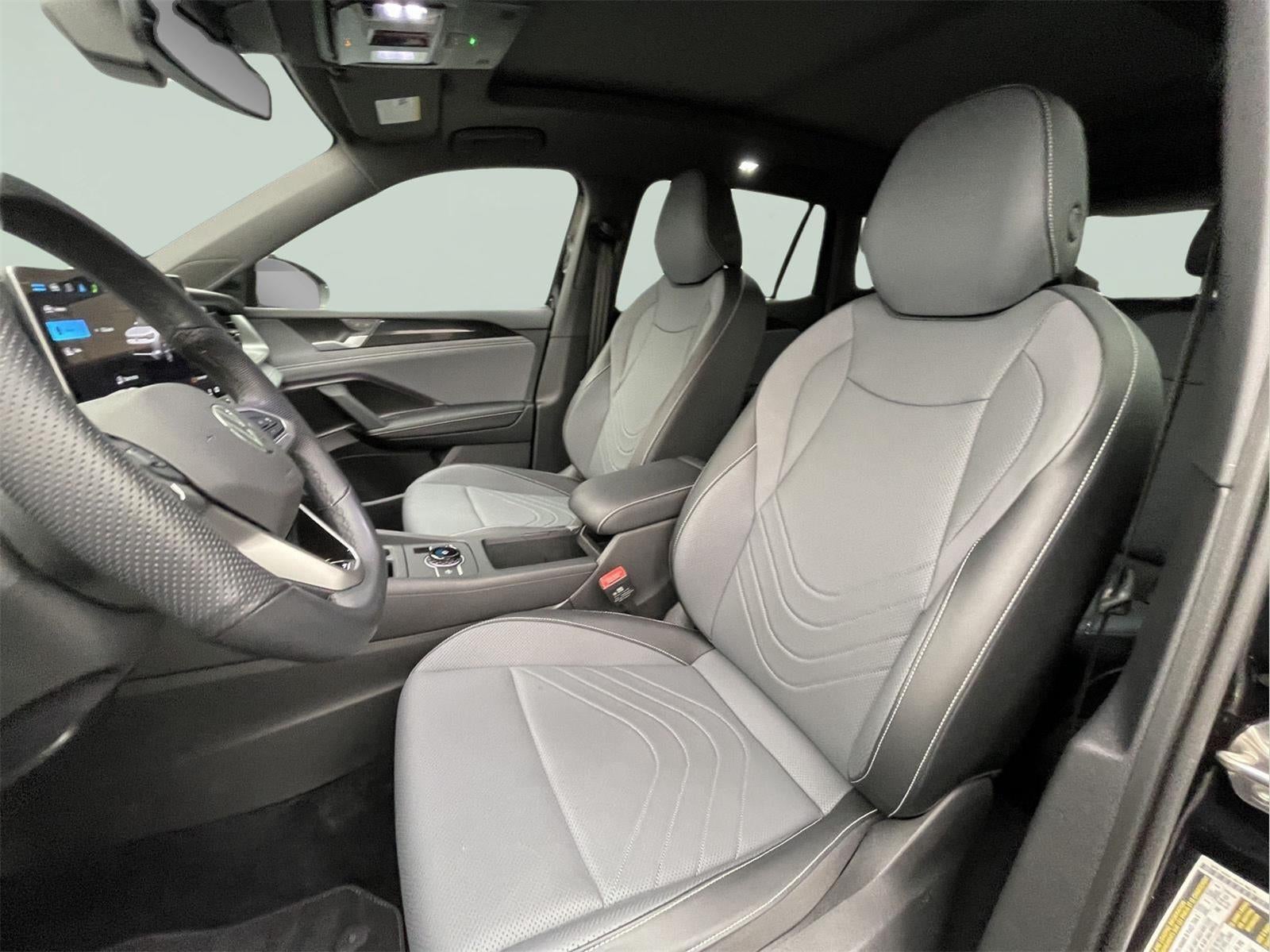 2025 Volkswagen Tiguan SE R-Line Black