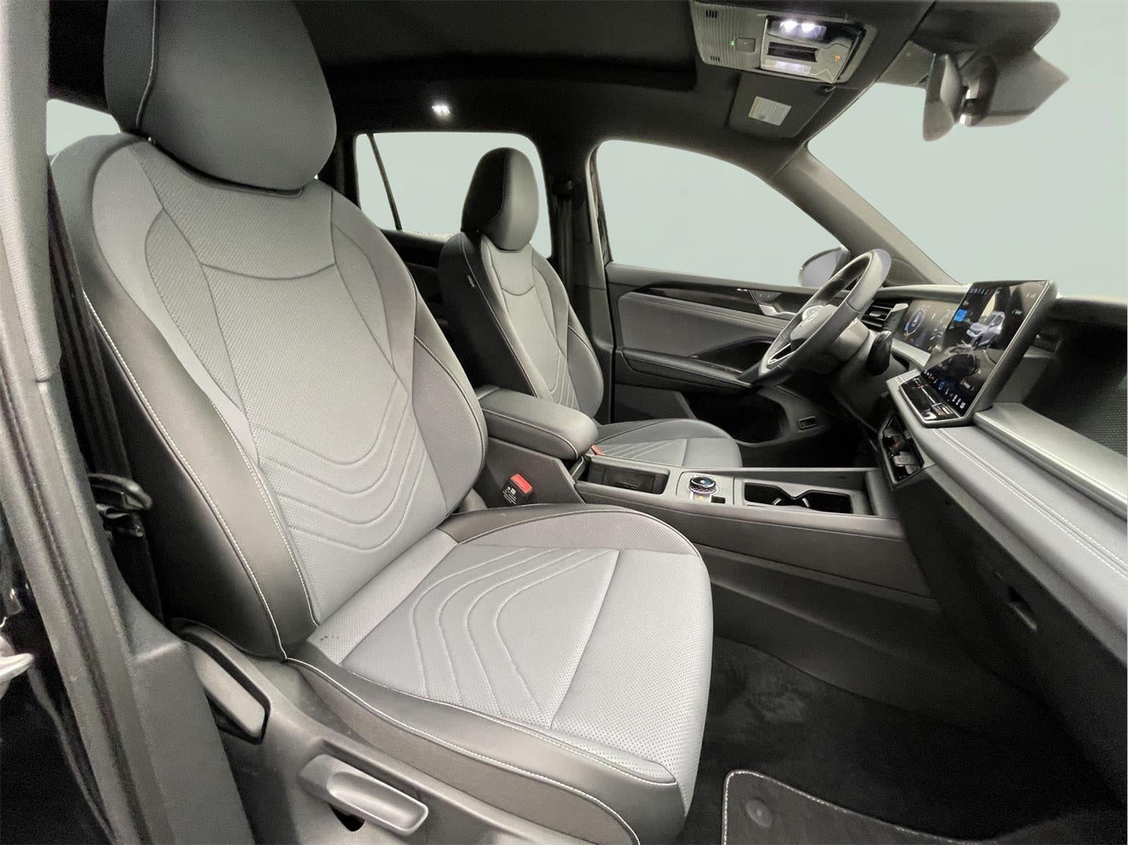 2025 Volkswagen Tiguan SE R-Line Black