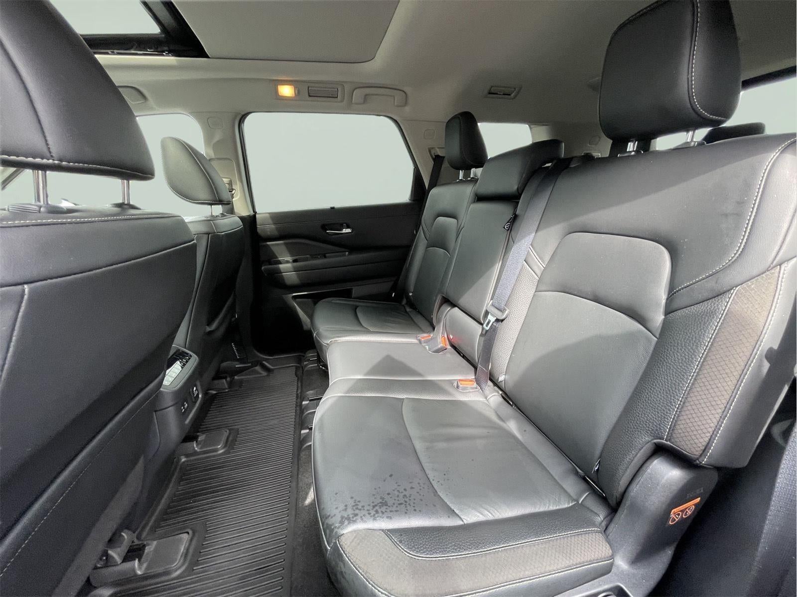 2022 Nissan Pathfinder SL