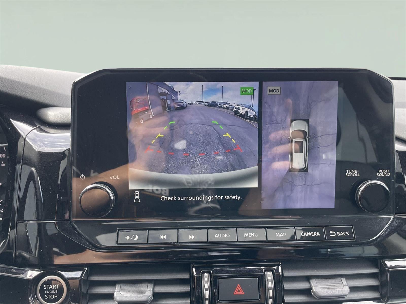 2022 Nissan Pathfinder SL