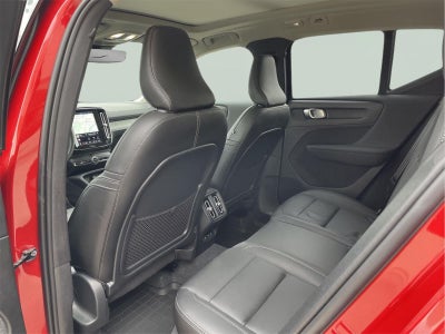 2024 Volvo XC40 Plus Dark Theme