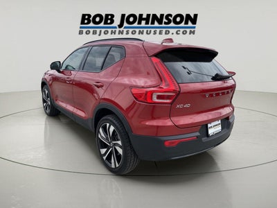 2024 Volvo XC40 Plus Dark Theme