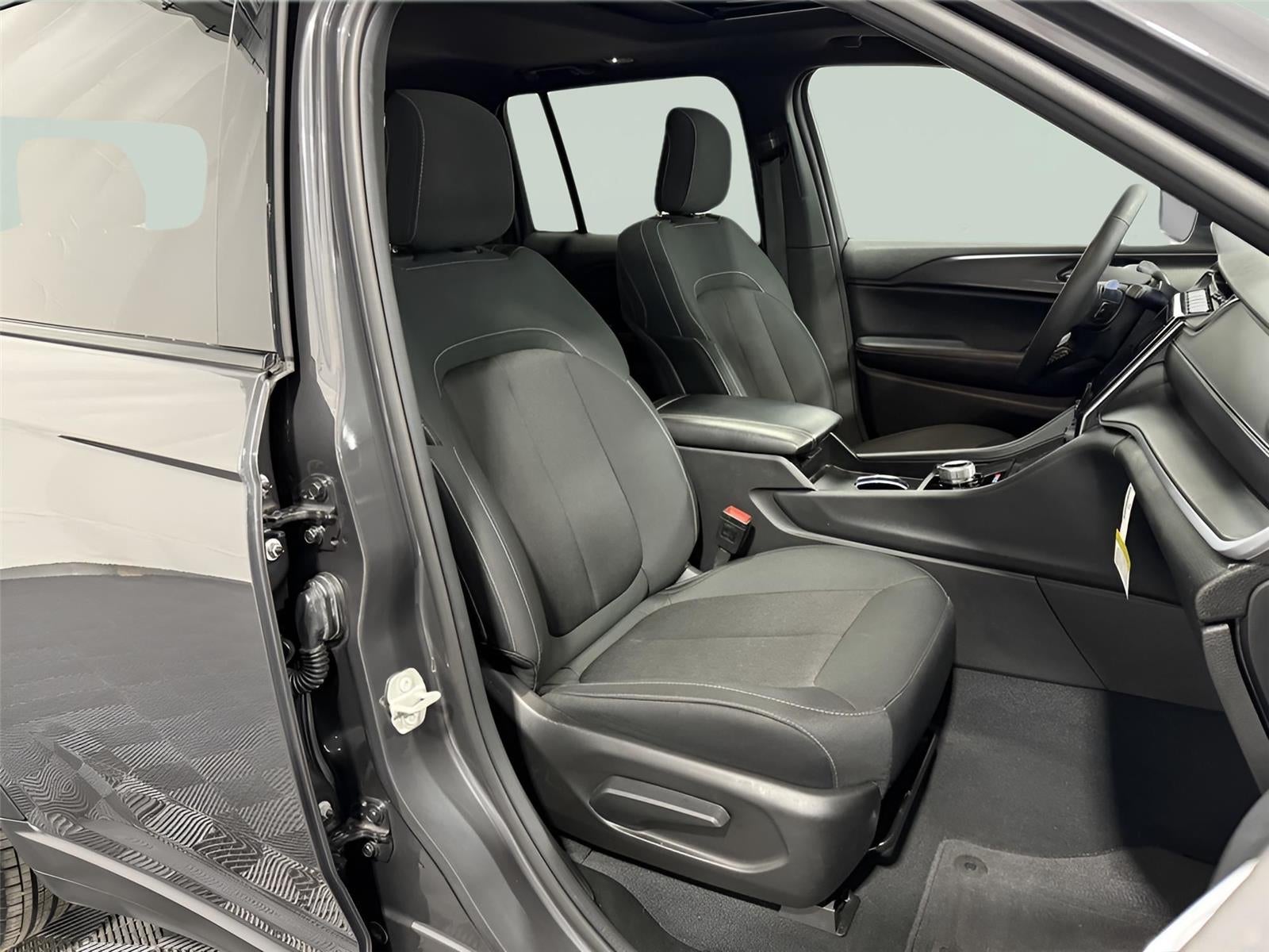 2024 Jeep Grand Cherokee Laredo X