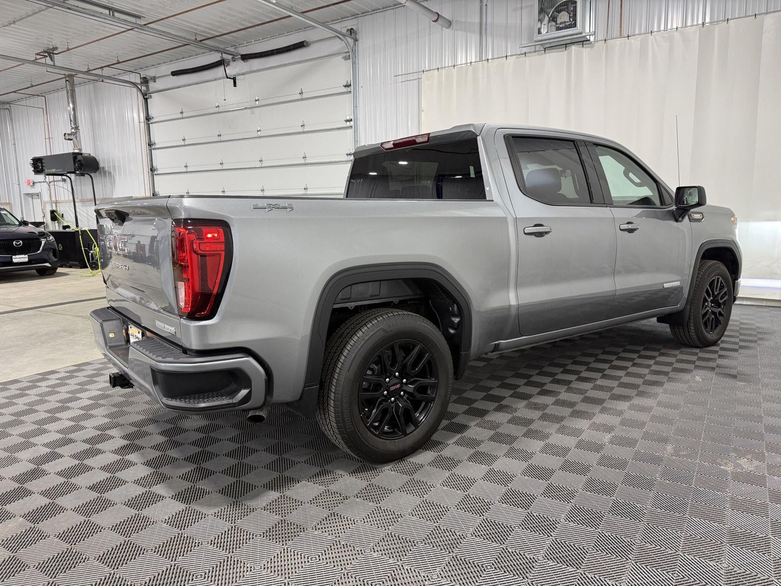 2025 GMC Sierra 1500 Elevation