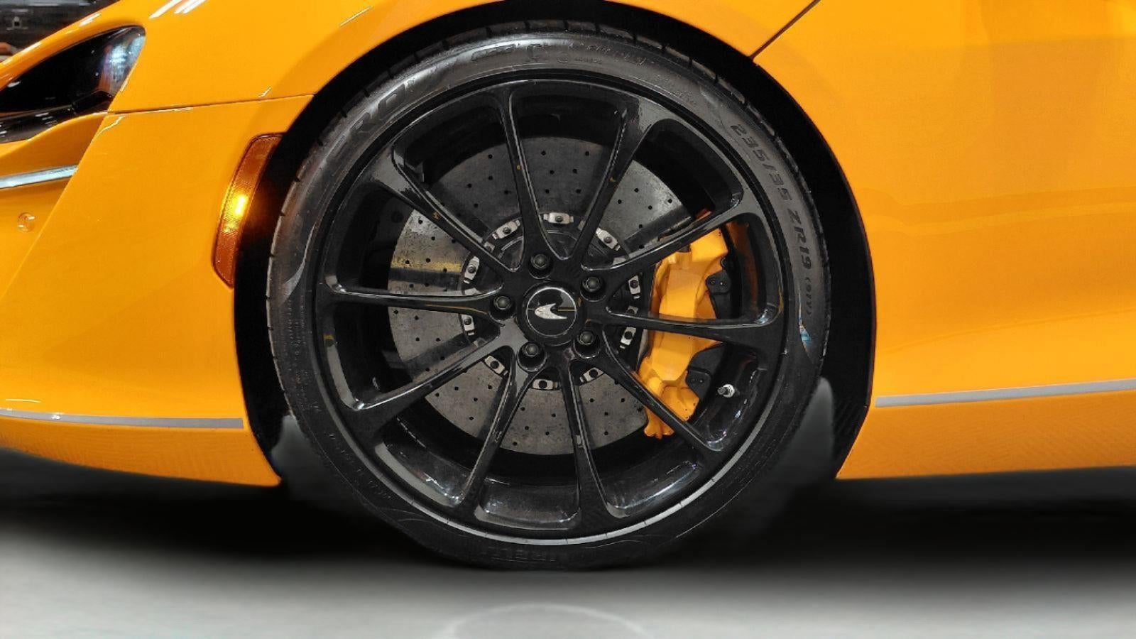 2023 McLaren Artura TechLux